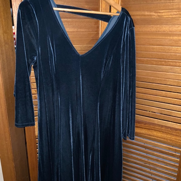 Winter Dress - Picture 1 of 2